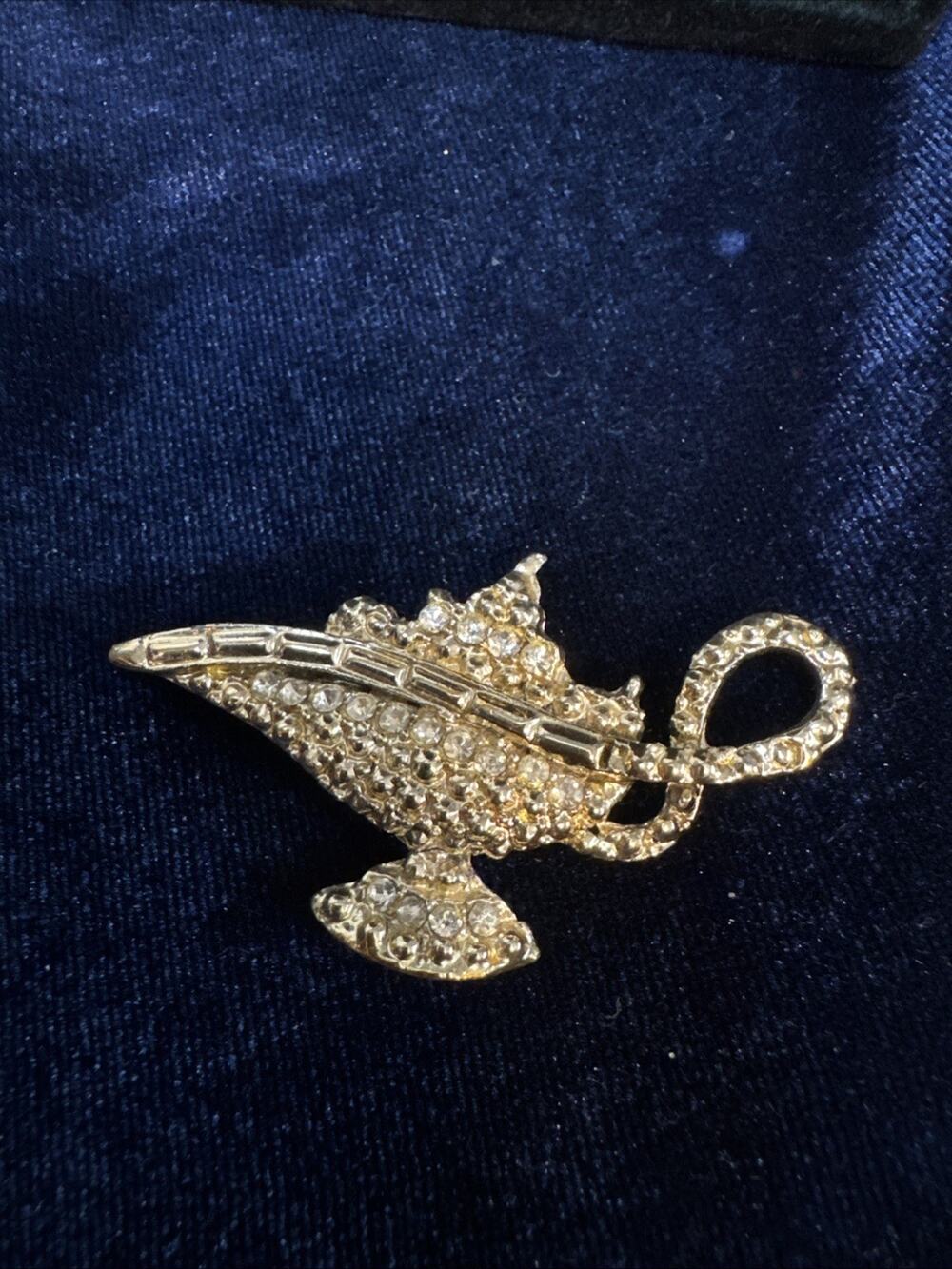 Vintage Genie Lamp Brooch